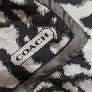 🐆COACH Silk animal print scarf
